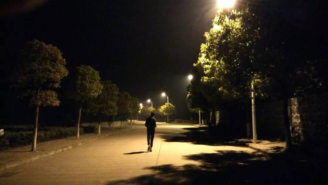 背影- 亚洲青年摄影网 - 第十三届亚洲大学生摄影大赛